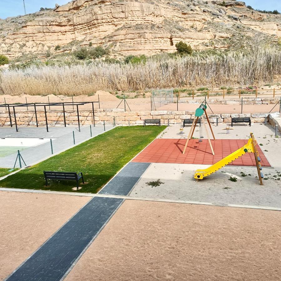 Ferienwohnung Precioso Piso Monzon Terraza, Parking,Piscina,Zona De Juegos Exterior foto