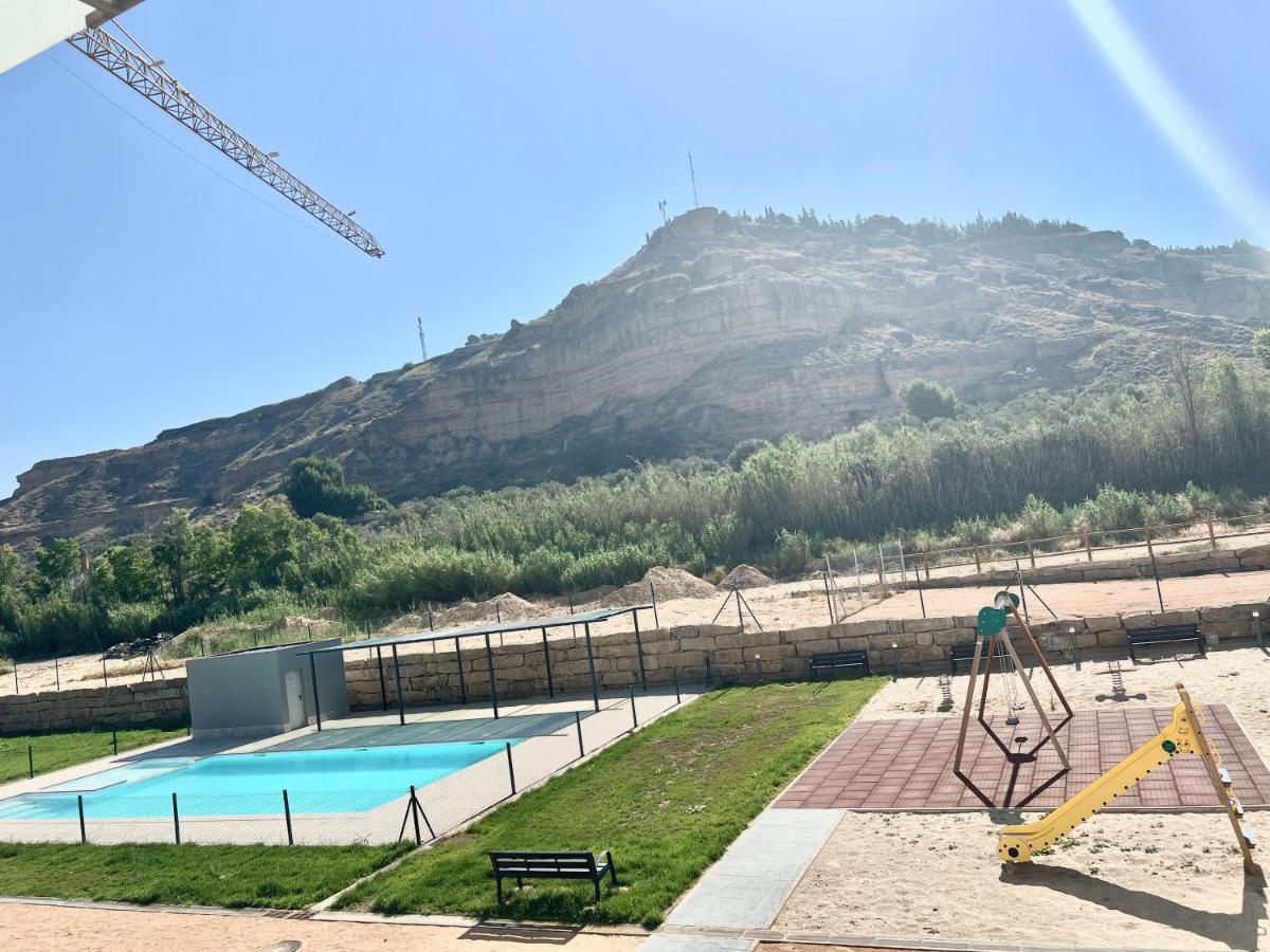 Ferienwohnung Precioso Piso Monzon Terraza, Parking,Piscina,Zona De Juegos Exterior foto